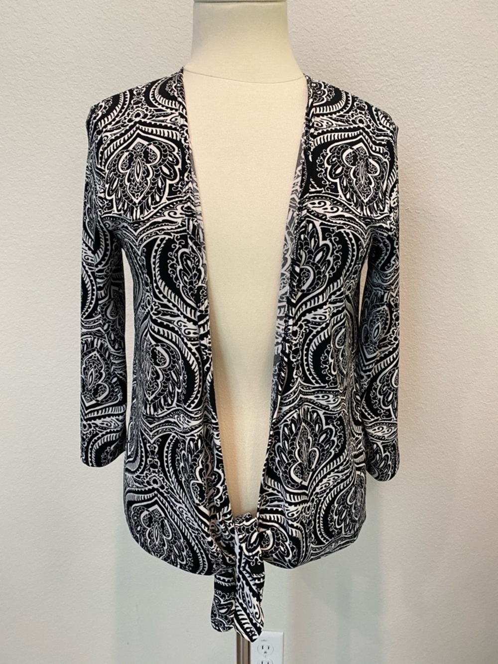 Chico’s Black & White Paisley Tie-Front Open Cardigan Medium
